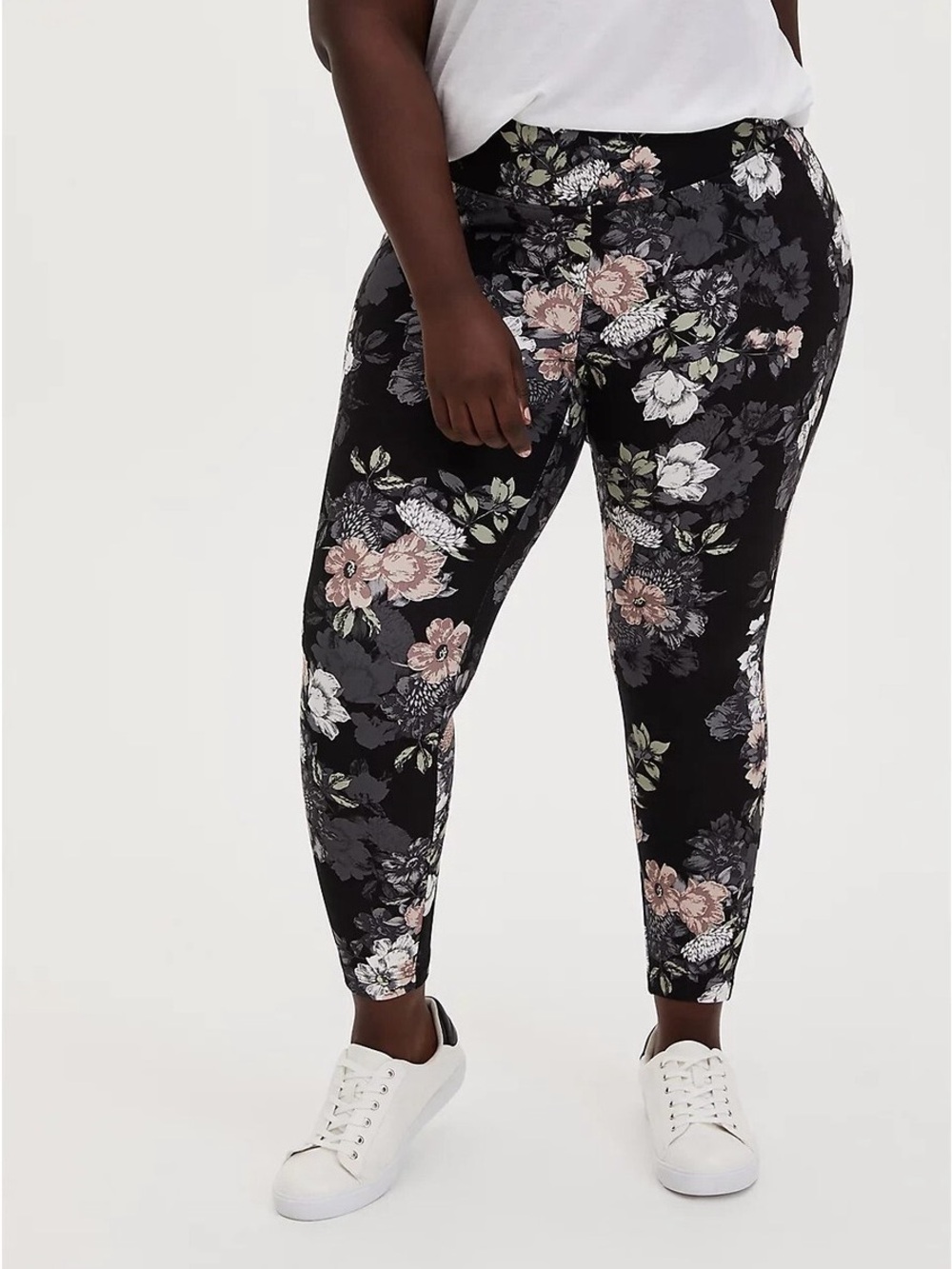 TORRID Black Floral Pixie Ankle Pants